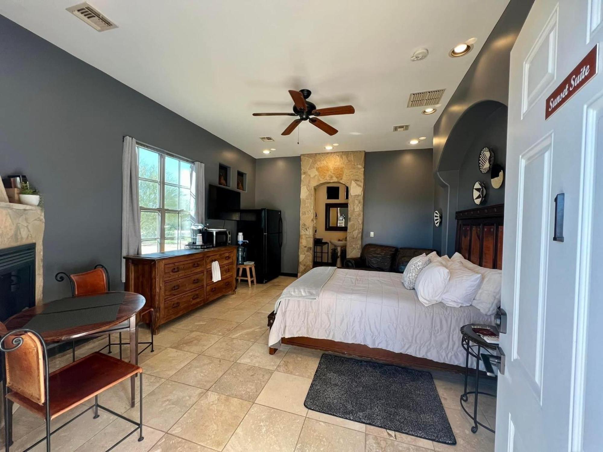 Sunset Suite - Cave Creek Guest Suites Eksteriør bilde